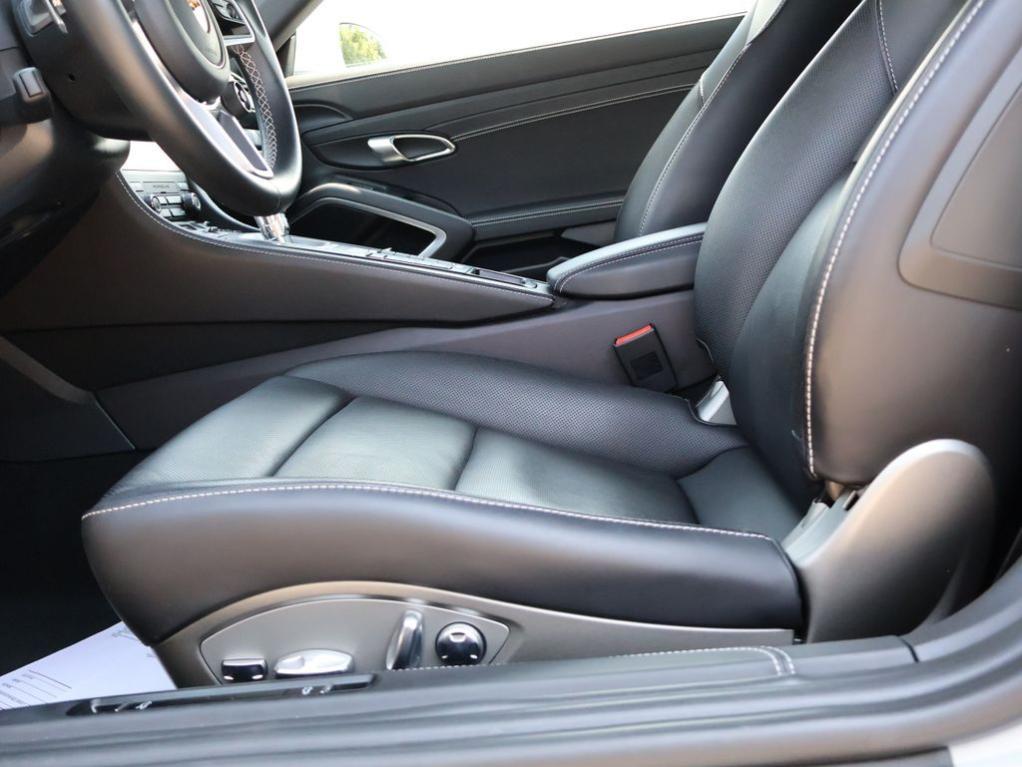 صورة 33 لـ 2024 Porsche 718 CAYMAN STYLE EDITION