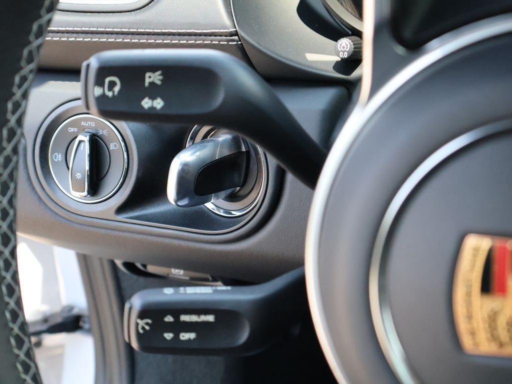 صورة 29 لـ 2024 Porsche 718 CAYMAN STYLE EDITION