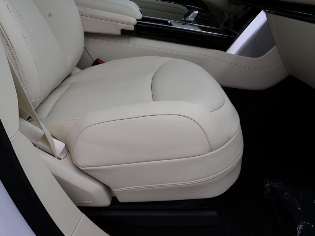 صورة 10 لـ 2026 LAND Rover RANGE ROVER AUTOBIOGRAPHY