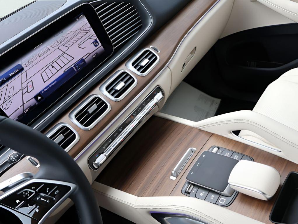 2026 Mercedes-BENZ GLE — миниатюра 19