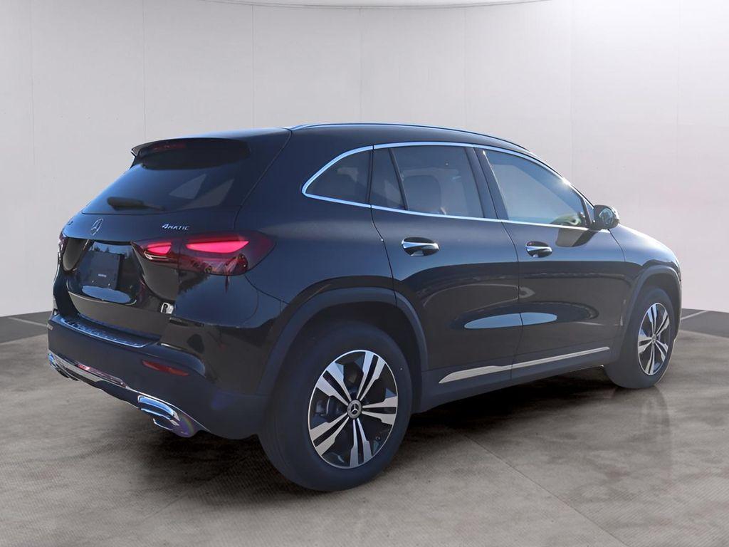 MERCEDES-BENZ GLA - 7