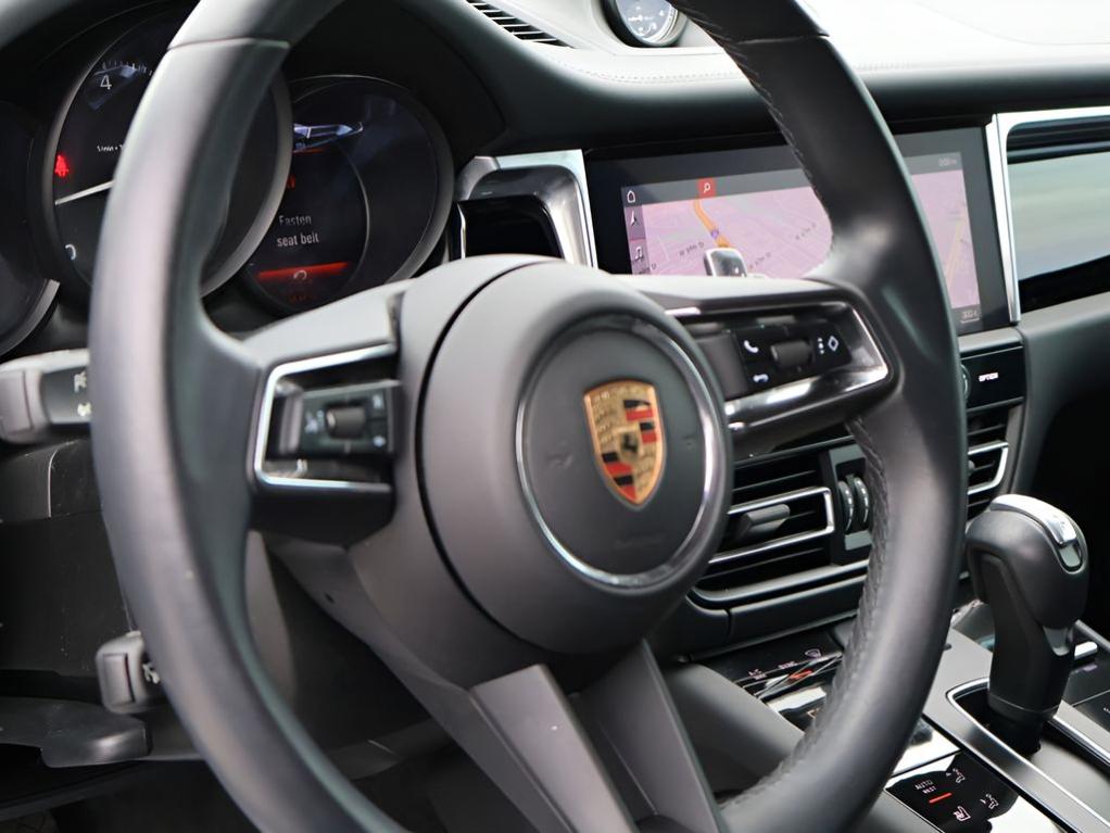 2023 Porsche MACAN — миниатюра 18