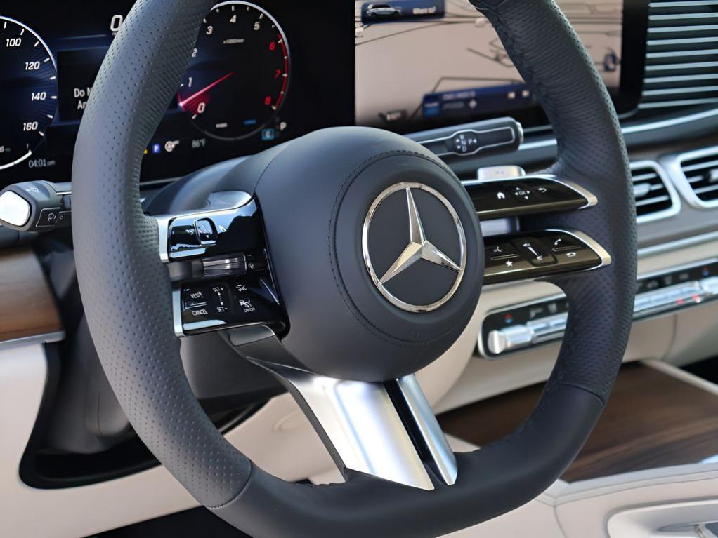 2026 Mercedes-BENZ GLS — миниатюра 19