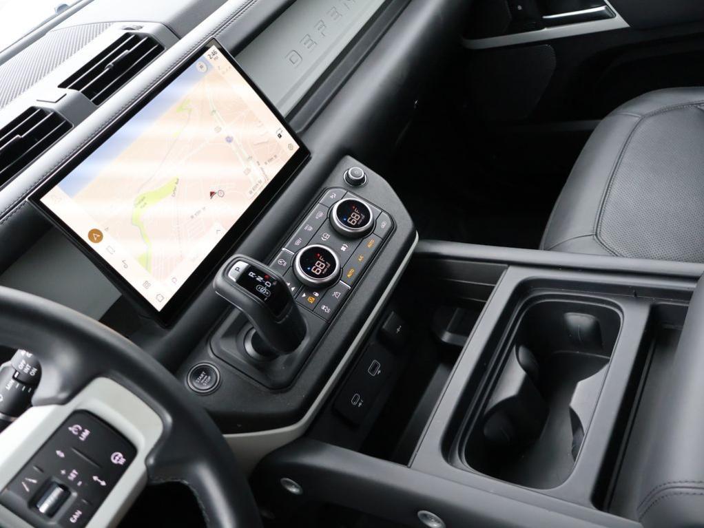 2024 LAND Rover DEFENDER 110 SE — миниатюра 18