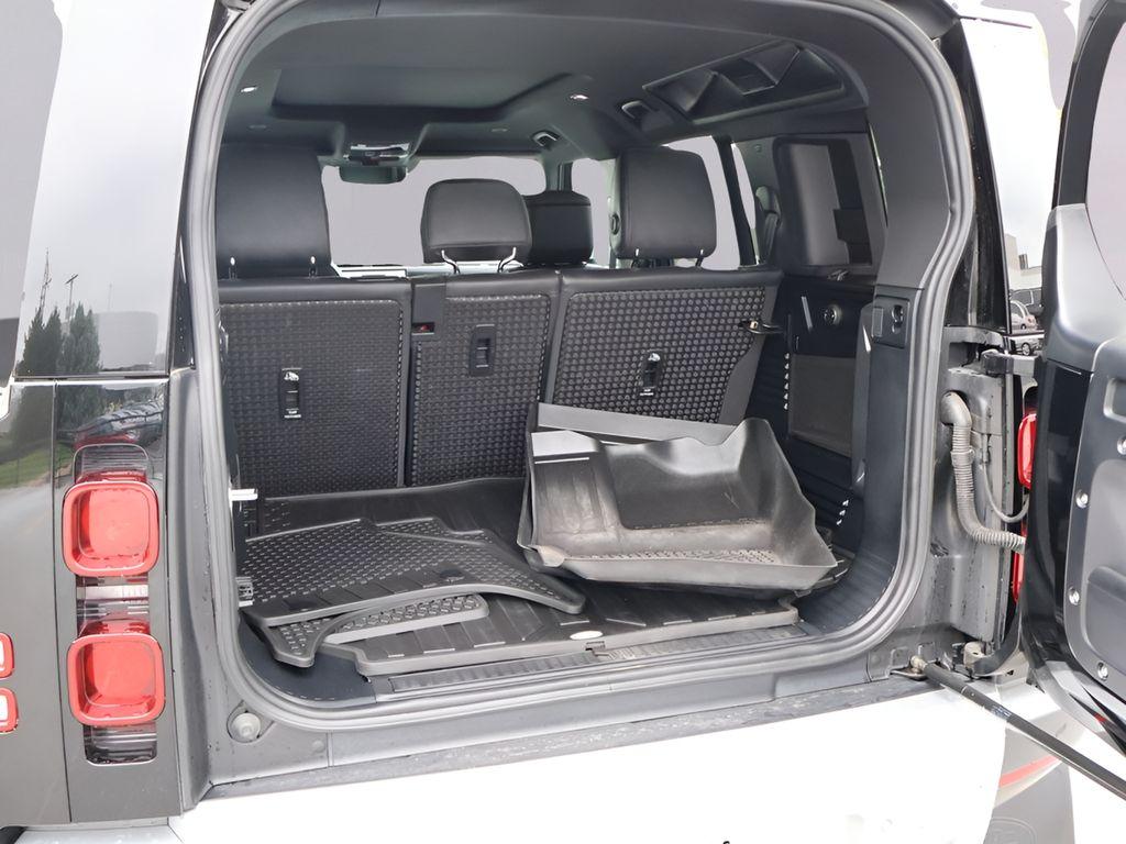 صورة مصغرة 15 لـ 2024 LAND Rover DEFENDER 110 SE
