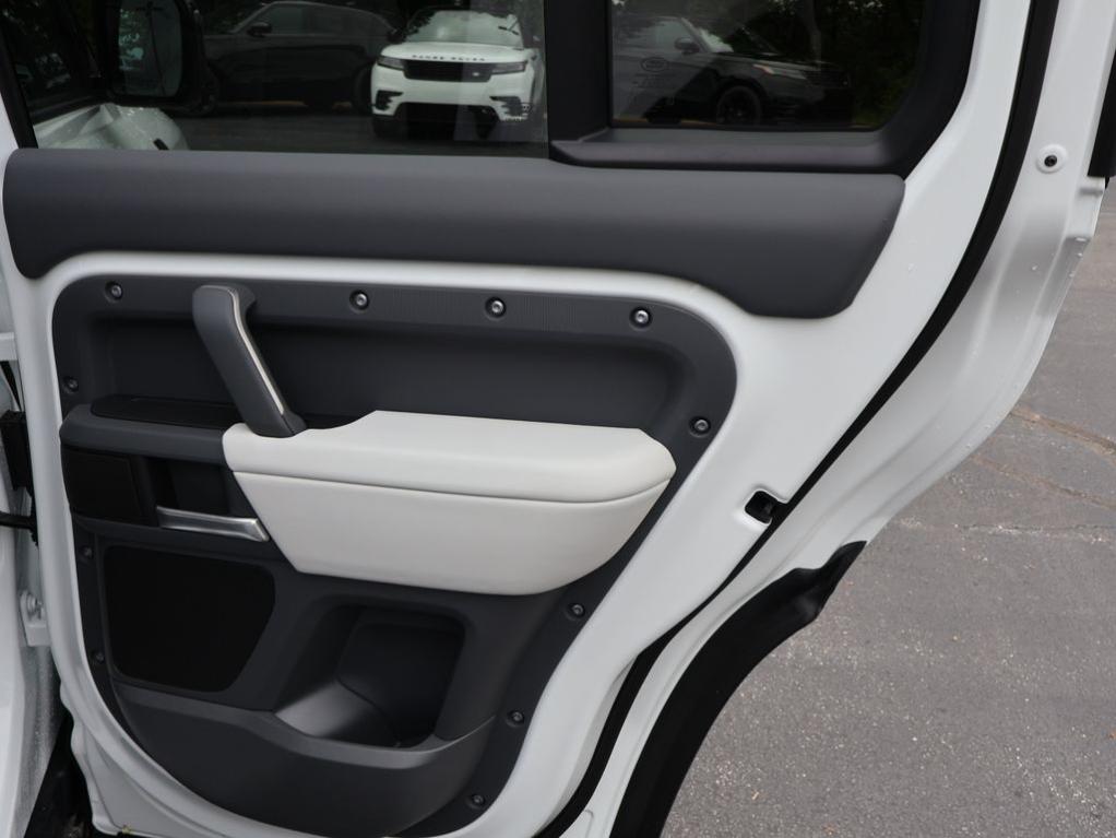 2026 LAND Rover DEFENDER P400 X-DYNAMIC SE 缩略图 14