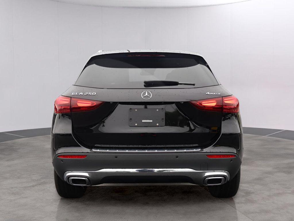 MERCEDES-BENZ GLA - 9