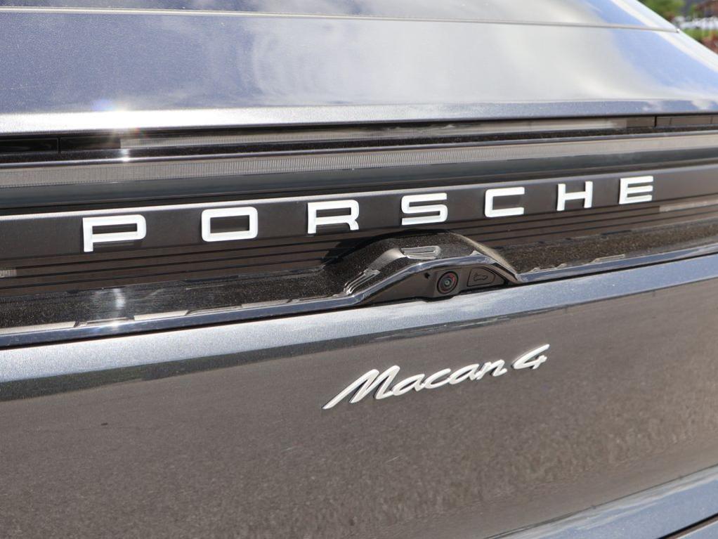 صورة 6 لـ 2025 Porsche MACAN 4