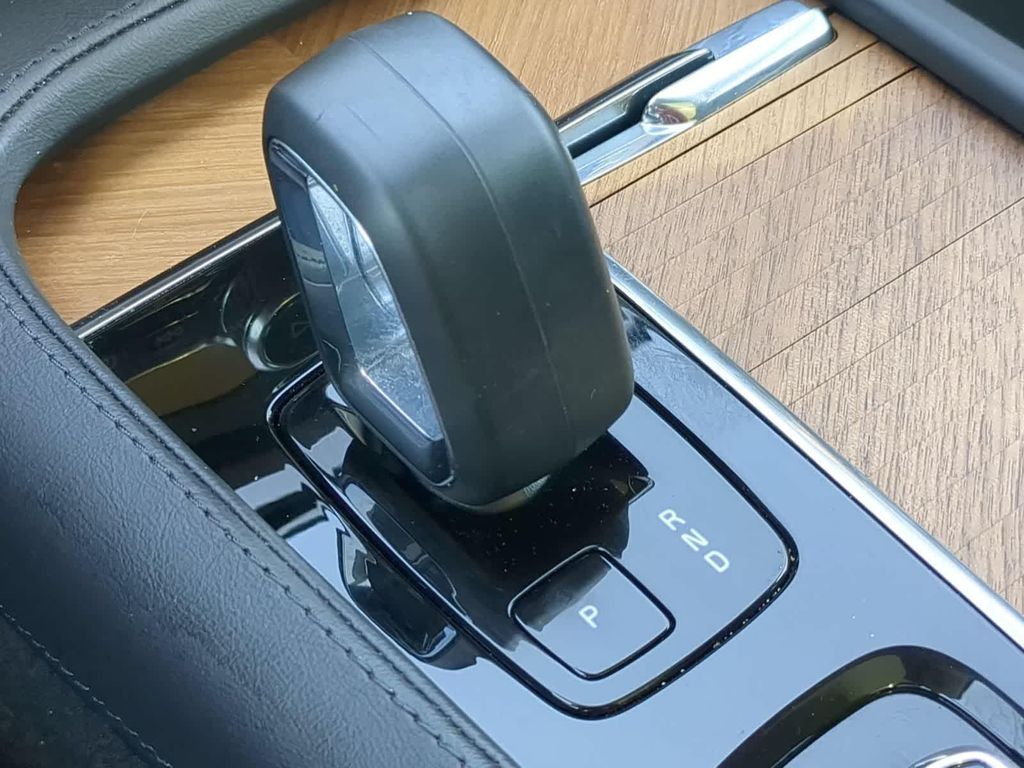 2023 Volvo XC90 B6 PLUS 6-SEATER — миниатюра 30