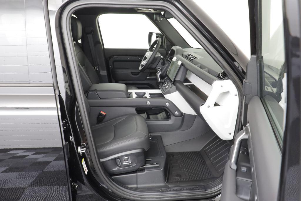 صورة مصغرة 21 لـ 2026 LAND Rover DEFENDER P400 X-DYNAMIC SE