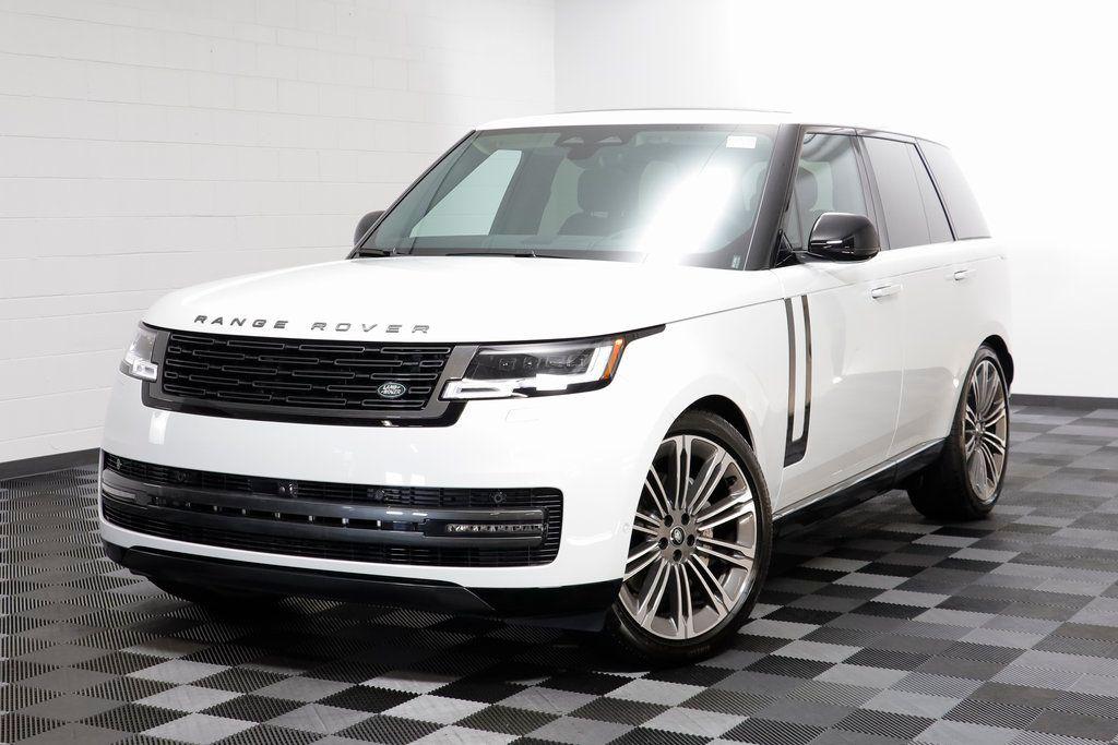 New 2025 Land Rover Range Rover P400 SE