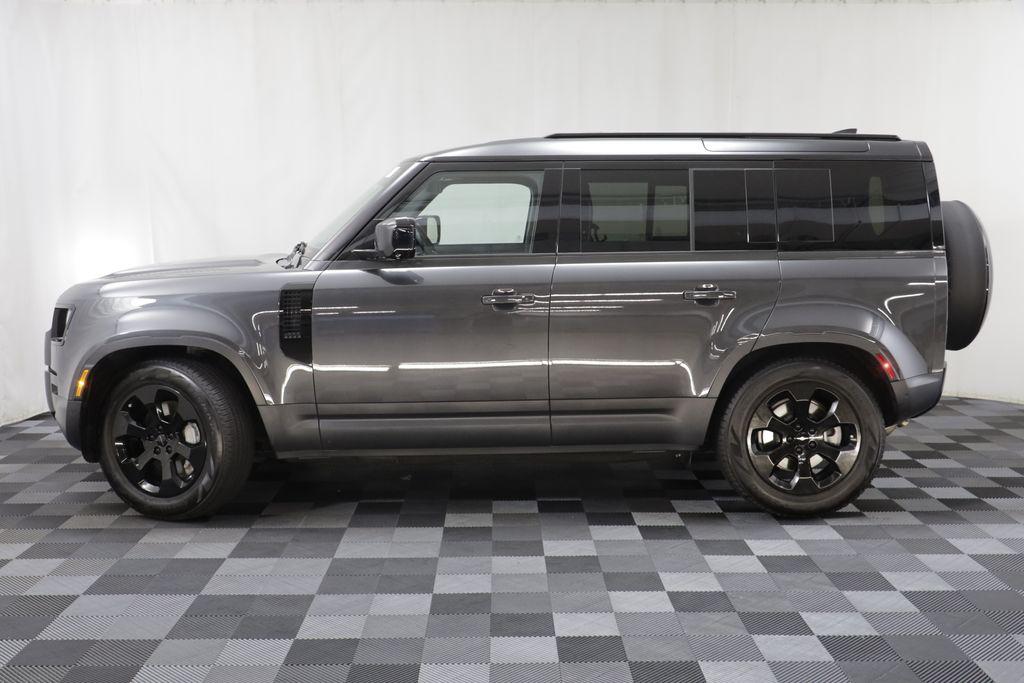 2026 LAND Rover DEFENDER P300 S — фото 4
