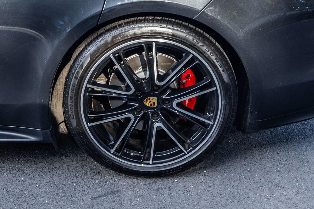صورة 15 لـ 2020 Porsche PANAMERA GTS