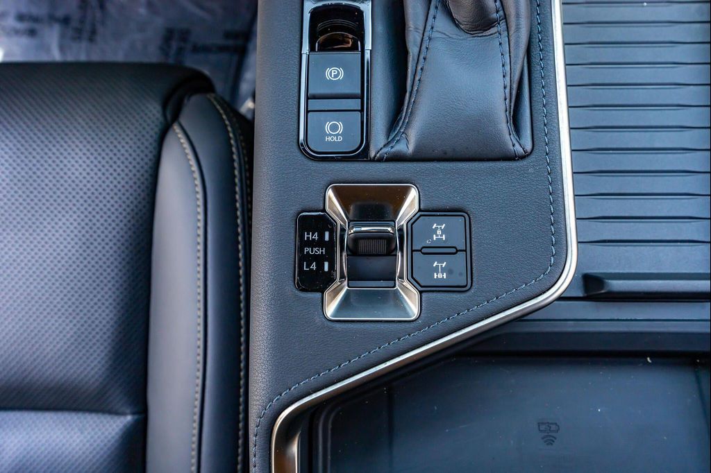 صورة مصغرة 25 لـ 2024 Lexus GX 550 OVERTRAIL+