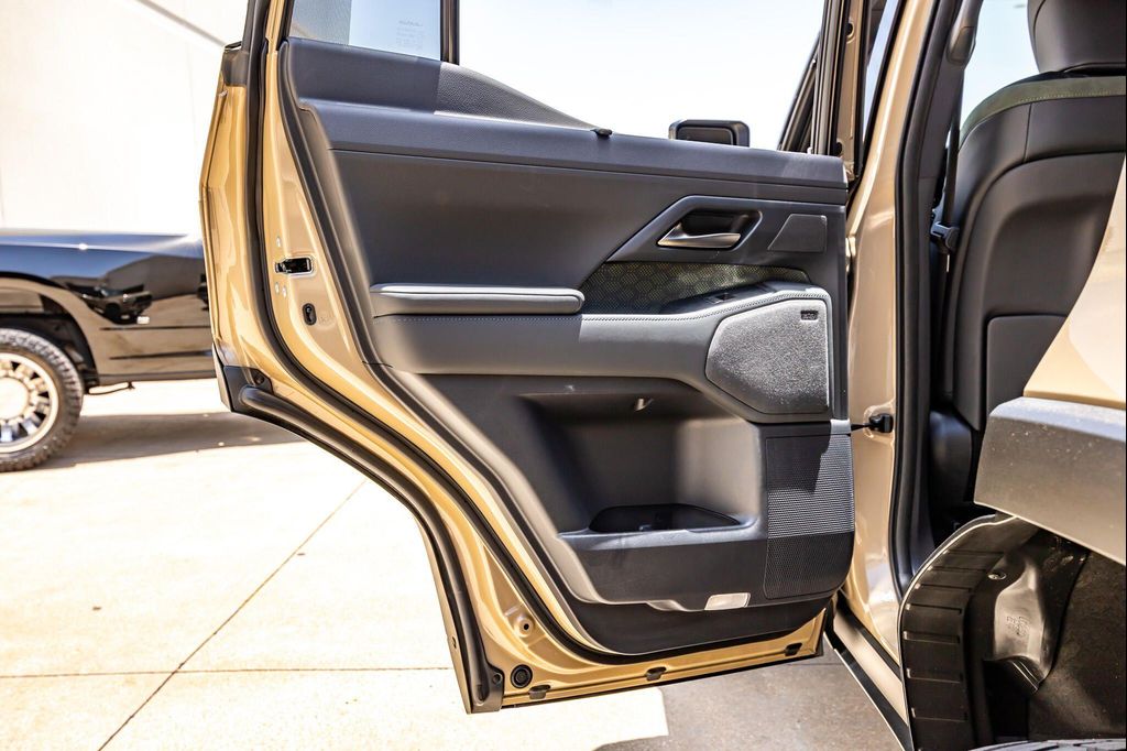 صورة مصغرة 37 لـ 2024 Lexus GX 550 OVERTRAIL+