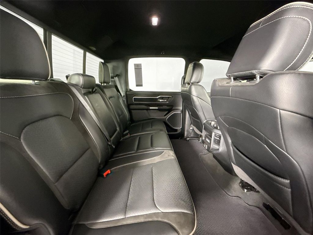 صورة مصغرة 40 لـ 2023 RAM 1500 LARAMIE
