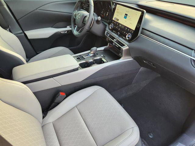 صورة 7 لـ 2025 Lexus RX 350 PREMIUM PLUS