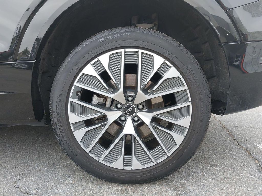 صورة مصغرة 37 لـ 2024 AUDI Q8 E-TRON PRESTIGE
