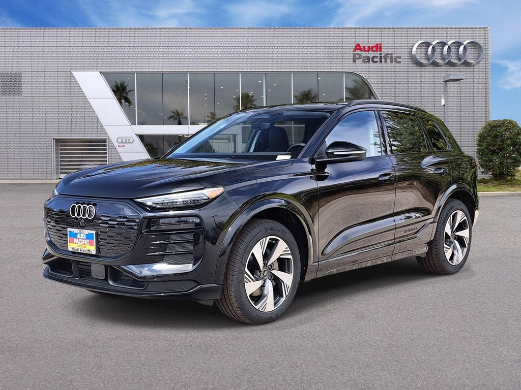 New 2025 Audi Q6 e-tron Premium Plus quattro