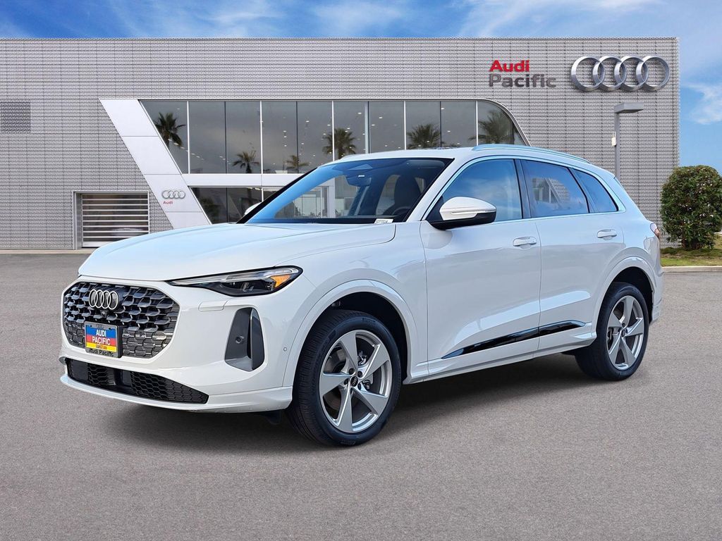 New 2025 Audi Q5 Premium Plus TFSI quattro S tronic