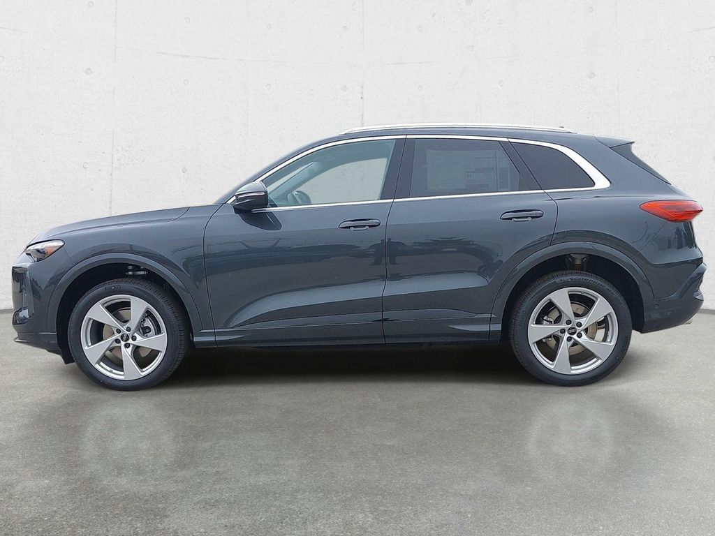 صورة 8 لـ 2026 AUDI Q5 PREMIUM PLUS TFSI QUATTRO S TRONIC