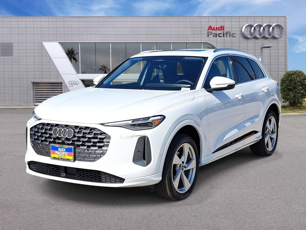 New 2025 Audi Q5 Premium Plus TFSI quattro S tronic