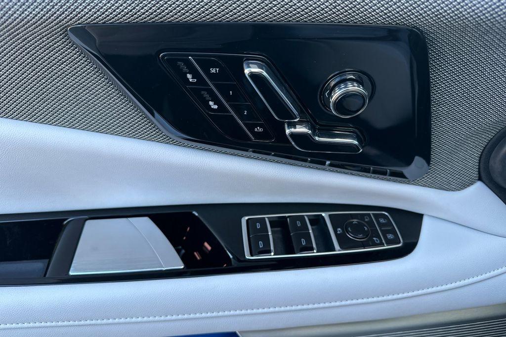 2027 Cadillac OPTIQ LUXURY — фото 10