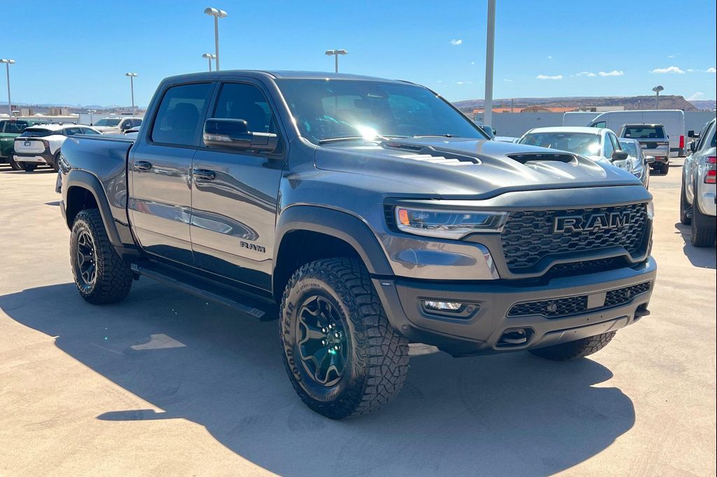 صورة 8 لـ 2025 RAM 1500 RHO CREW CAB 4X4 5'7' BOX