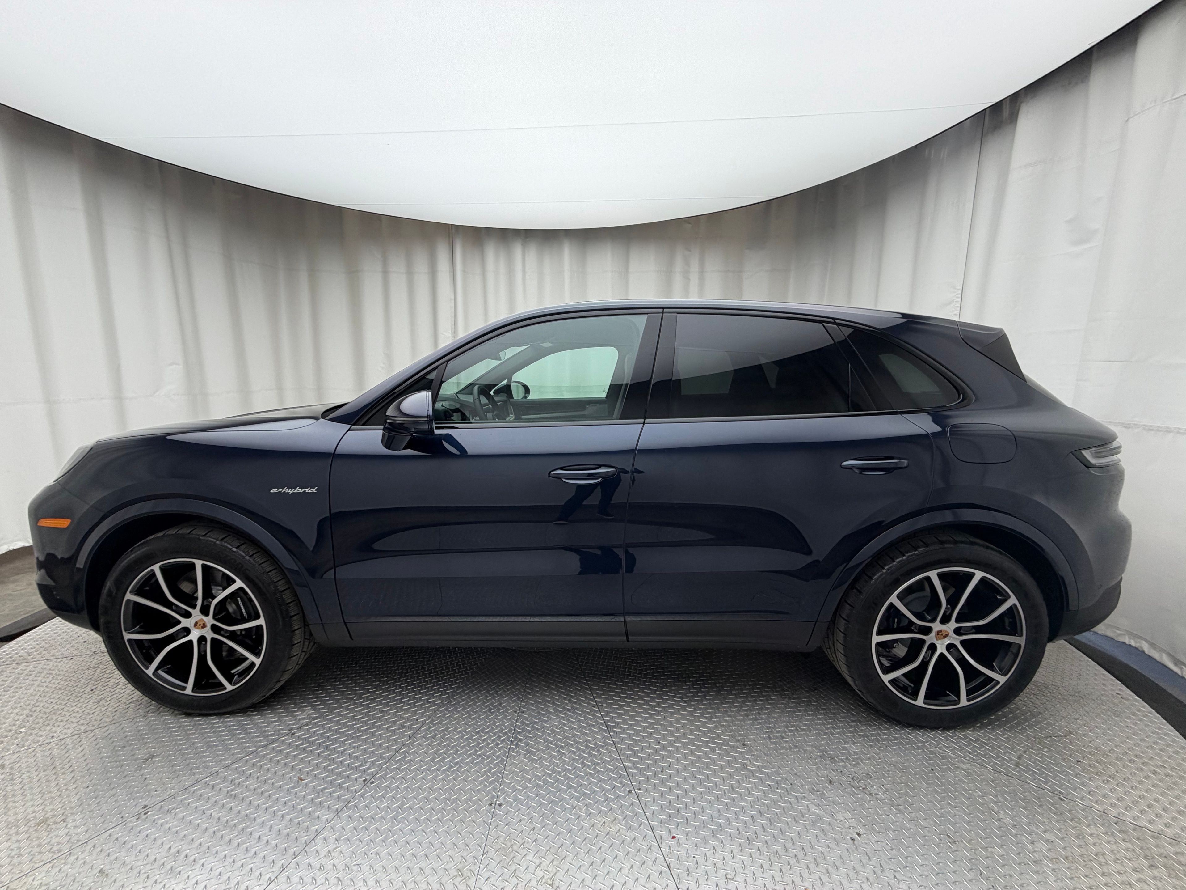 صورة 2 لـ 2026 Porsche CAYENNE AWD