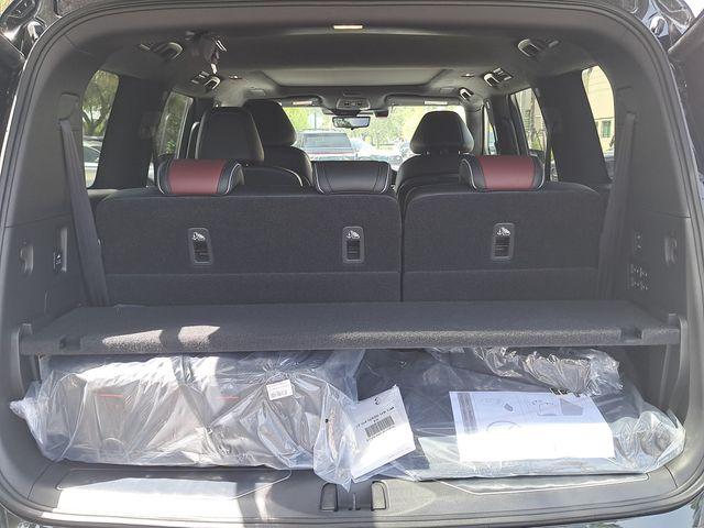 2027 Infiniti QX80 AUT 照片 8