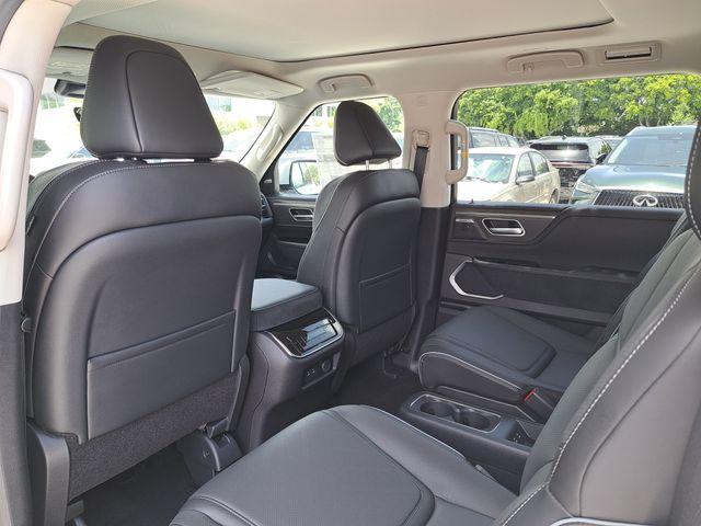 2027 Infiniti QX80 LUXE 照片 12