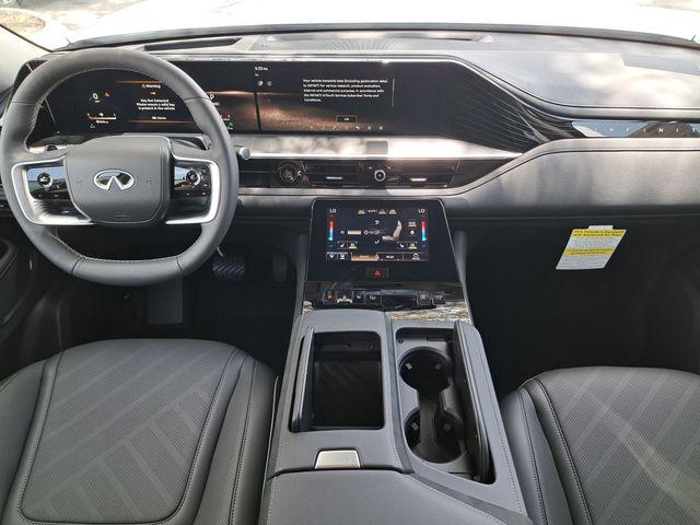 2027 Infiniti QX80 LUXE 照片 13