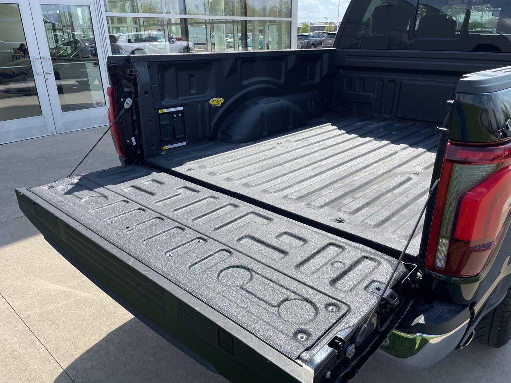 صورة مصغرة 16 لـ 2024 FORD F-150 LARIAT