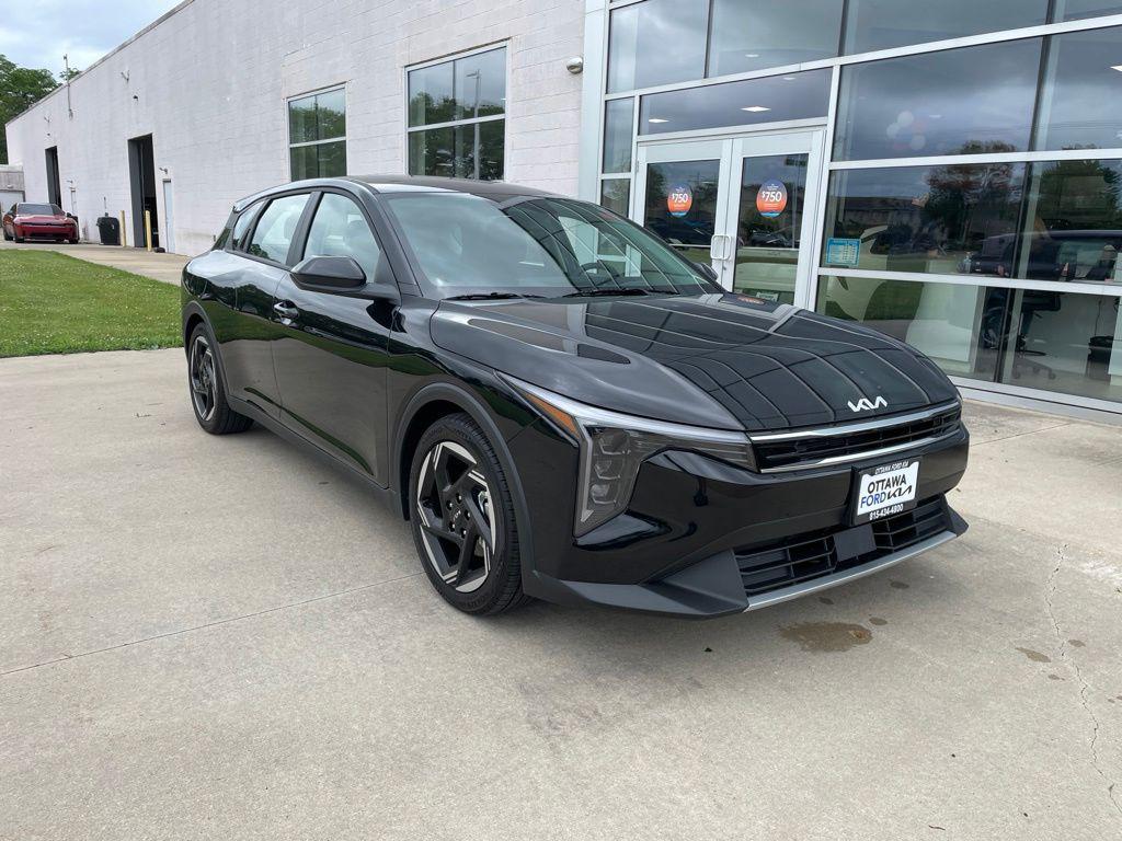 New 2026 Kia K4 EX