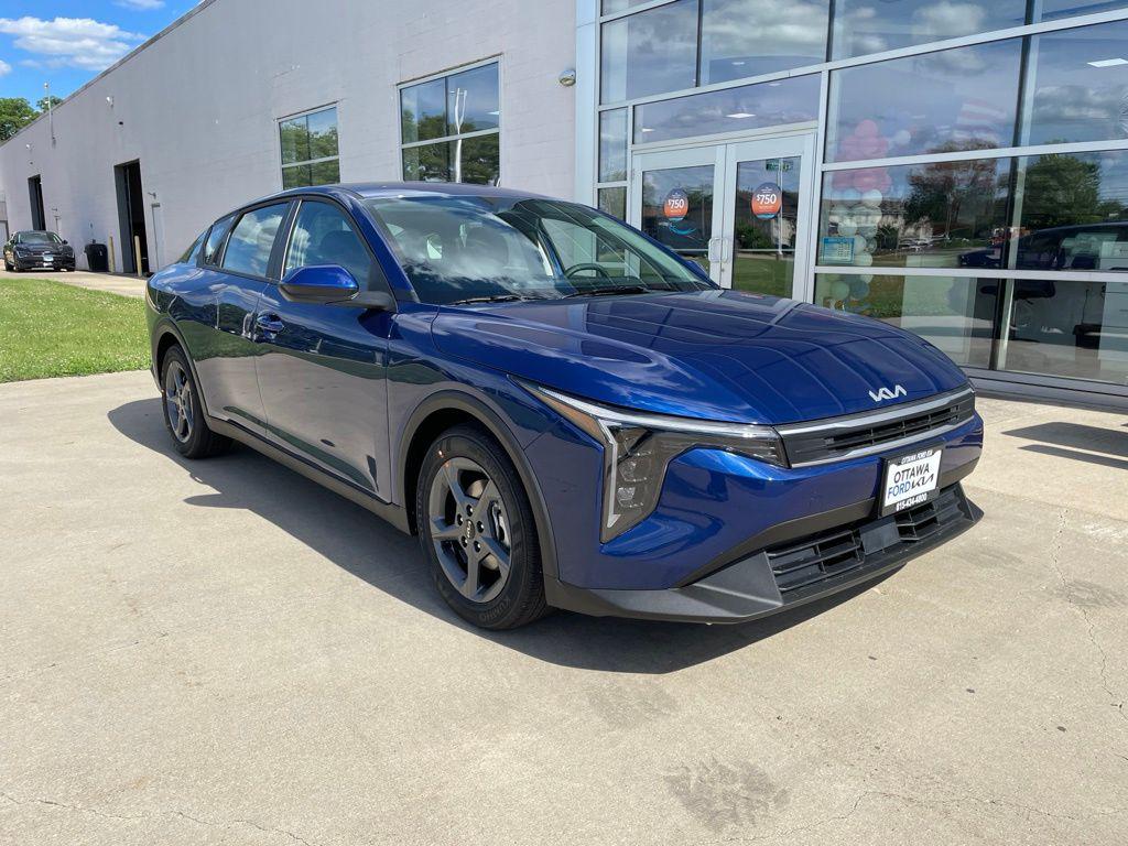 New 2026 Kia K4 LXS