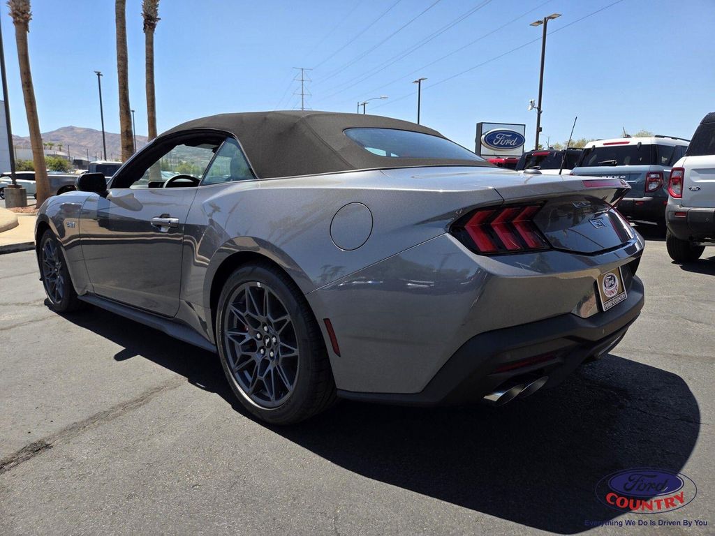 صورة 3 لـ 2026 FORD MUSTANG GT PREMIUM