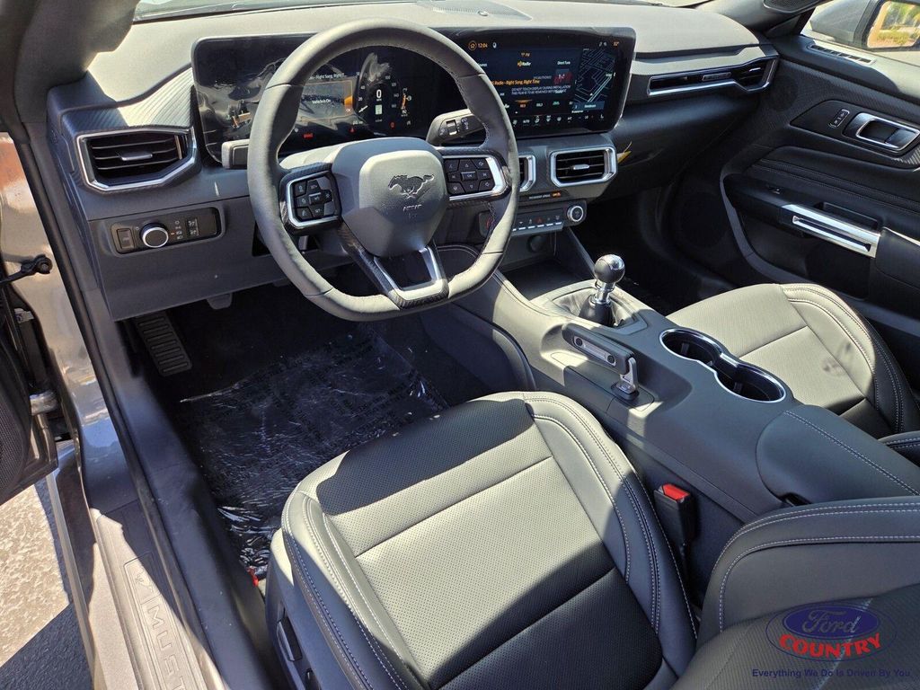 صورة 8 لـ 2026 FORD MUSTANG GT PREMIUM