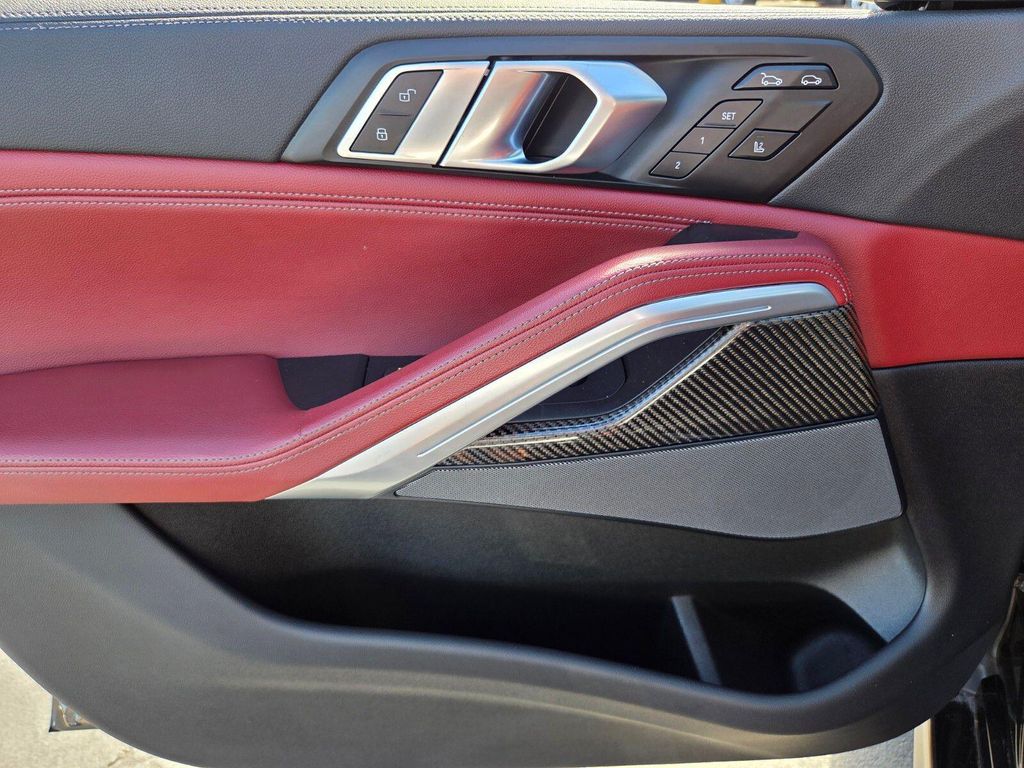 2022 BMW X6 M50I — миниатюра 18