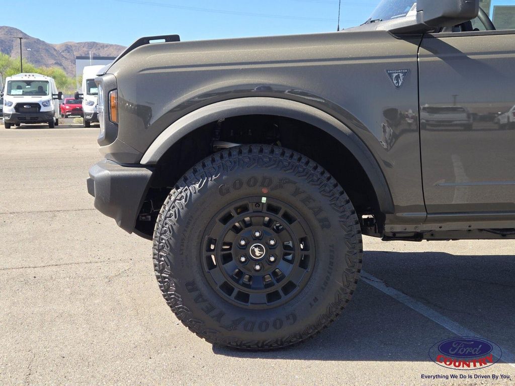 صورة 5 لـ 2026 FORD BRONCO BASE