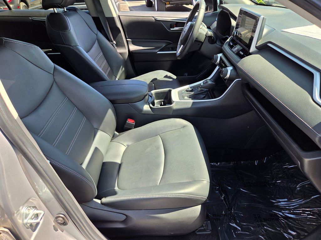 2024 Toyota RAV4 HYBRID XLE PREMIUM — миниатюра 16