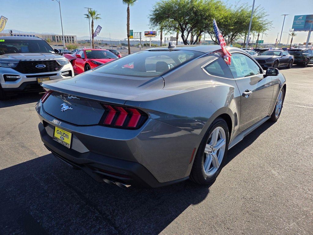 2026 FORD MUSTANG ECOBOOST PREMIUM 照片 4
