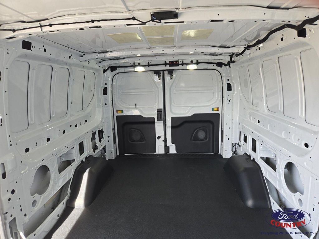صورة 10 لـ 2026 FORD TRANSIT-250 BASE