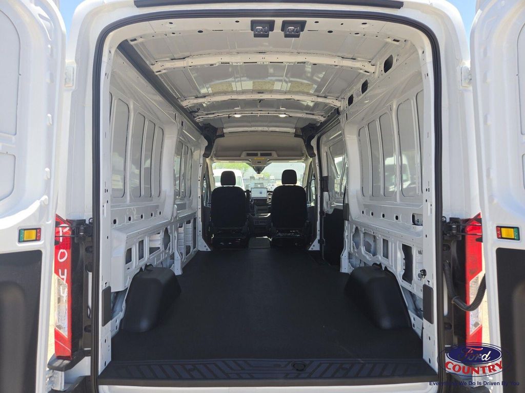صورة 7 لـ 2026 FORD TRANSIT-250 BASE