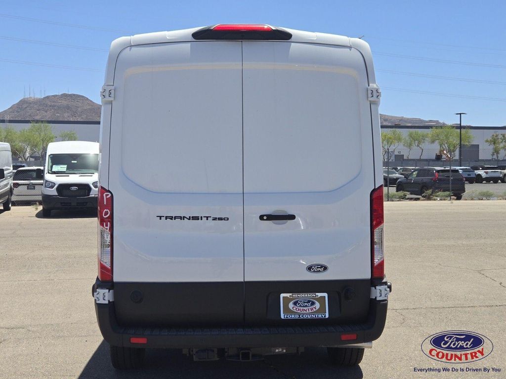 صورة 4 لـ 2026 FORD TRANSIT-250 BASE