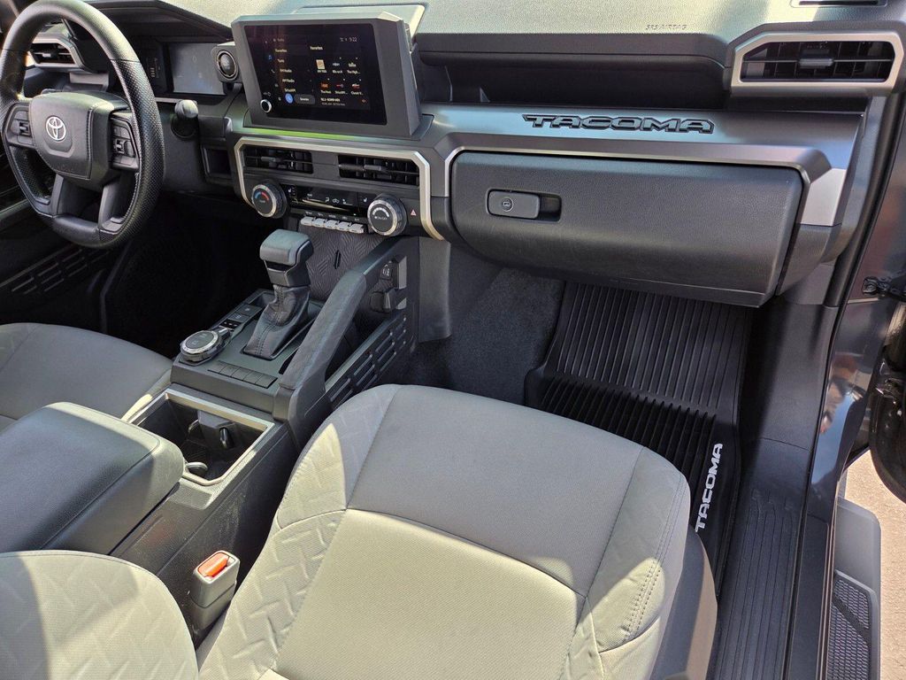 2025 Toyota TACOMA SR5 — миниатюра 16