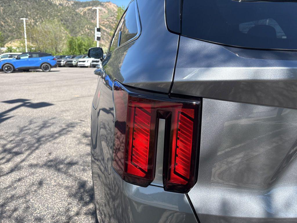 New 2026 Kia Sorento Hybrid EX