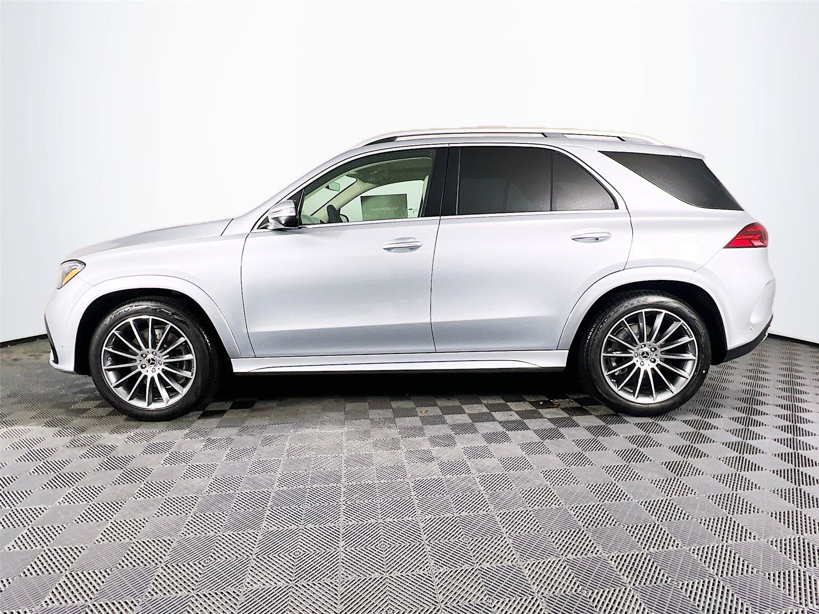 2026 Mercedes-BENZ GLE 照片 3