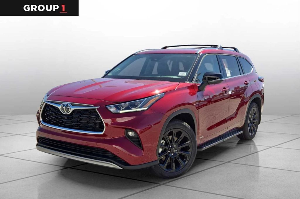 New 2026 Toyota Highlander Hybrid Platinum