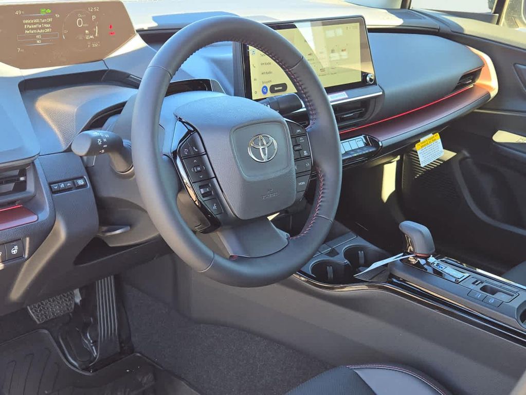 2026 Toyota PRIUS PLUG-IN HYBRID XSE — фото 8