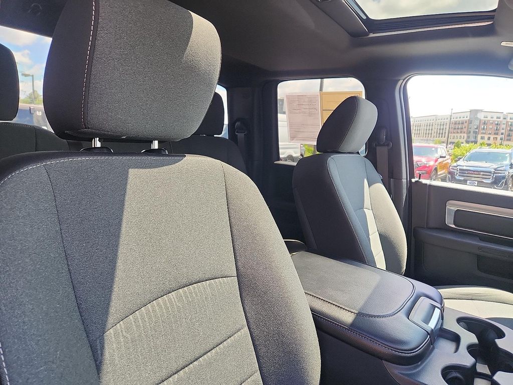 2022 RAM 1500 CLASSIC WARLOCK QUAD CAB 4X4 6'4' BOX 缩略图 33